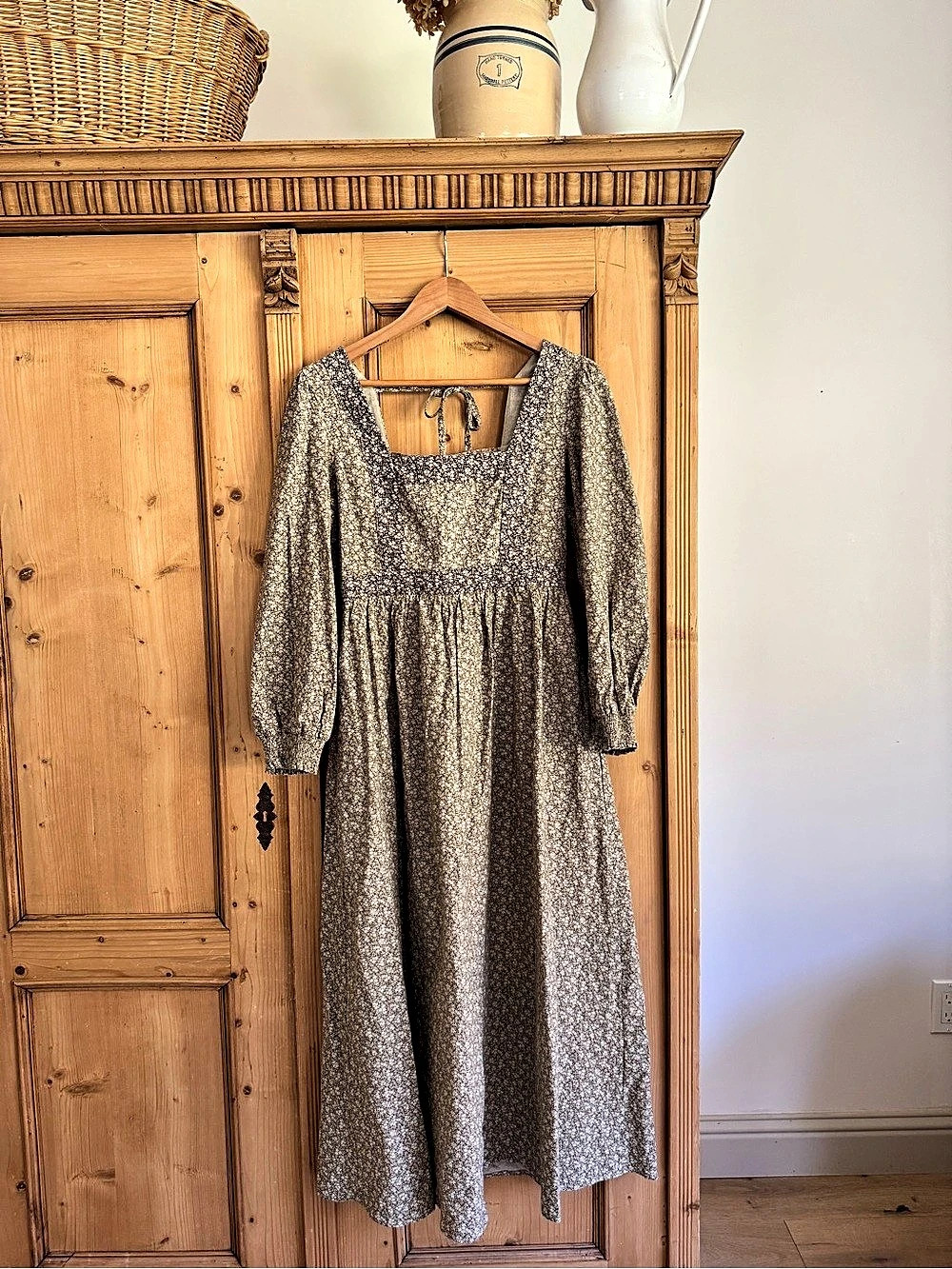 Neuflora Floral Maxi Dress in Brown & White Like New